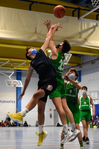 Mucho trabajo en la pintura.