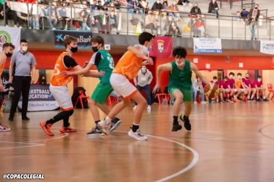 Ataque de Greenwich ante la defensa visitante