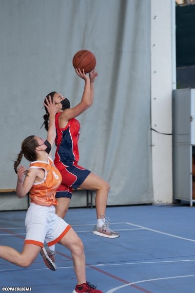 Los contraataques decantaron el partido