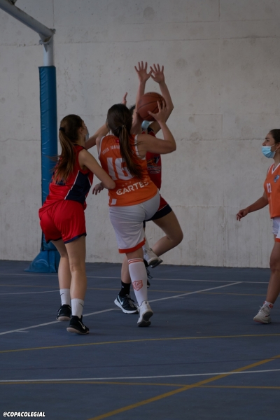 Con solo 2 suplentes, las Tigres se defendieron