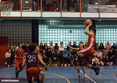 Bristol lo intentaba de todas las maneras