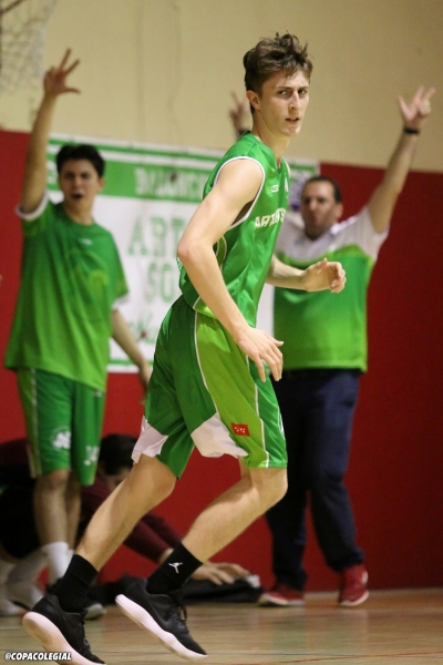 Rómulo Aguillaume, una más