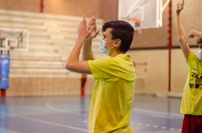 Celebración desde el banquillo