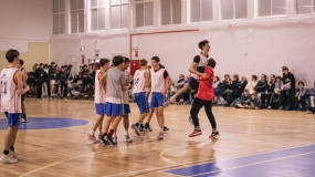 Escuela Ideo controla con soltura a El Prado