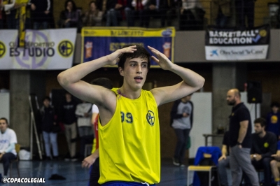 Nicolás Hernando con las manos en la cabeza