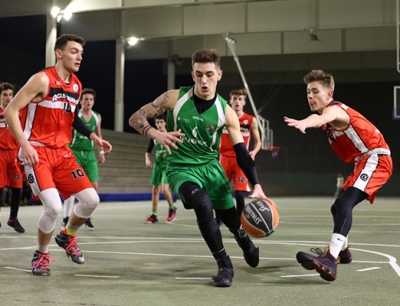 Ricardo Gómez decidió el partido