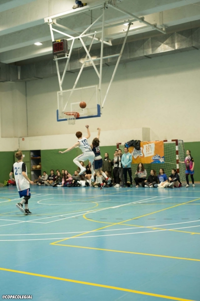 Martínez abrió el encuentro con un 2+1