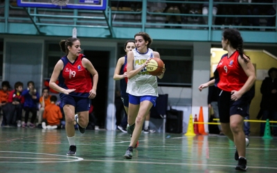 Andrea Fernández cuajó un gran partido