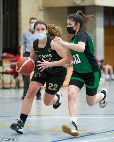 Jugadora de Veritas se lanza al ataque