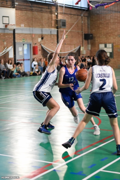 Alba Martinez, siempre enchufada