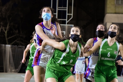 Mucha intensidad bajo los aros. 