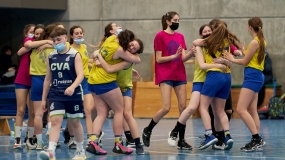 Las chicas de Estudio, a semis, con sufrimiento