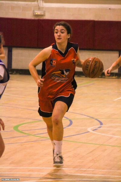 María Muñoz botando