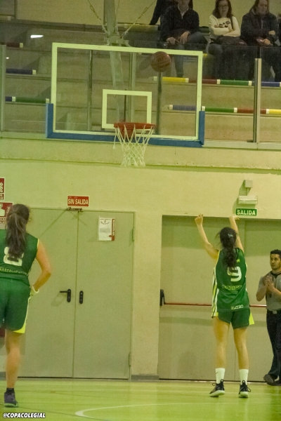 Manuela Arranz anota desde la personal