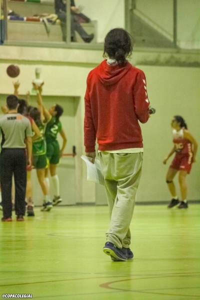 El Speaker, atento a a cada jugada