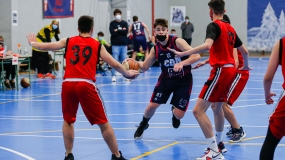 Los Faraones se hacen fuertes en su pirámide (74-41)