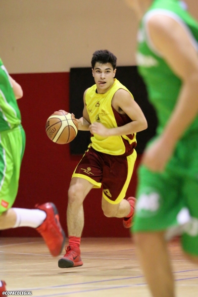 Daniel Gómez guiando a su equipo