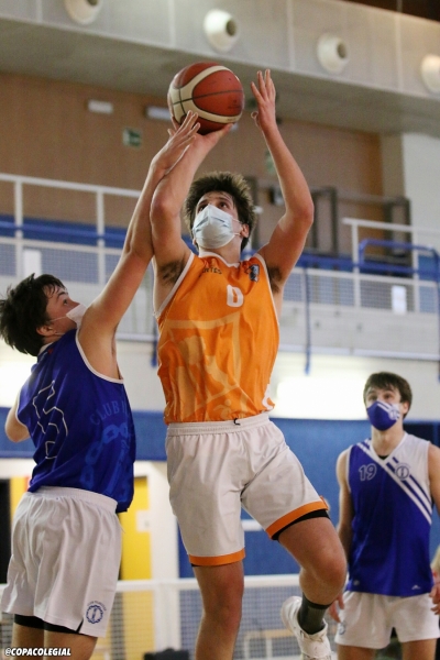 Masip, autor de 39 puntos, dominando como Shaq