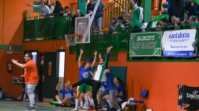 Los Sauces se estrena con una trabajada victoria en el cuadro femenino