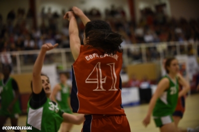 Celia Jiménez tirando