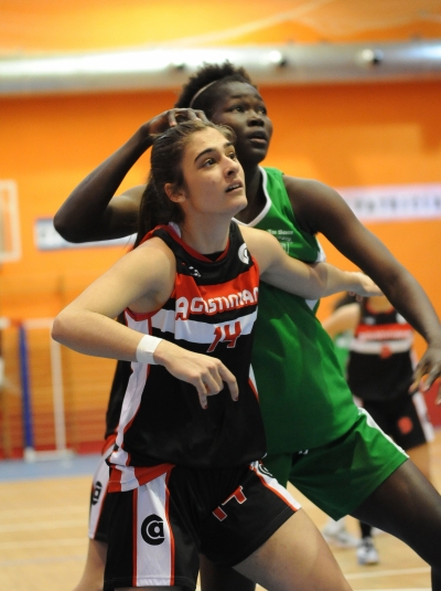 Elena Rodriguez vs Ami Sangare.