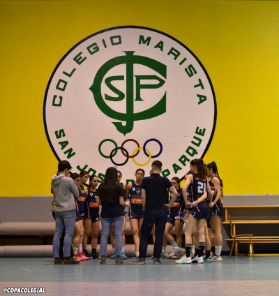 Menesiano, en equipo 