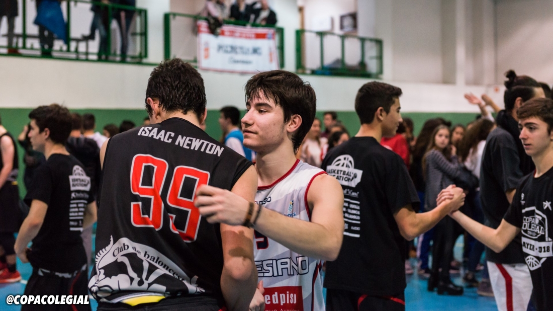 Menesiano vs. Isaac Newton (Masculino)