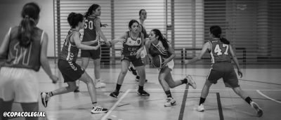 Pilaristas busca la canasta.