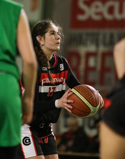 Carolina Bertoncini cuajó un gran partido