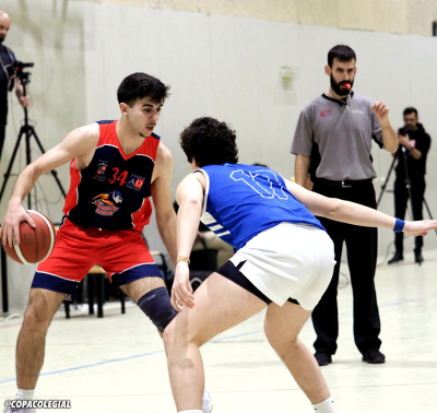 Charalampos Kampouridis quiere la canasta.