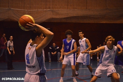 Jímenez repartiendo juego