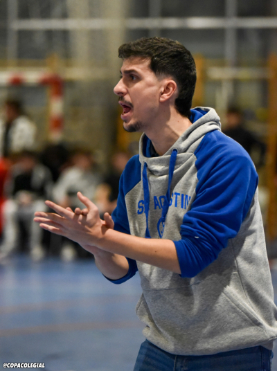 Alejandro de la Huerta dirigiendo a San Agustín