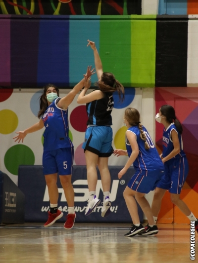 La zona 2-3 visitante molestaba todos los tiros