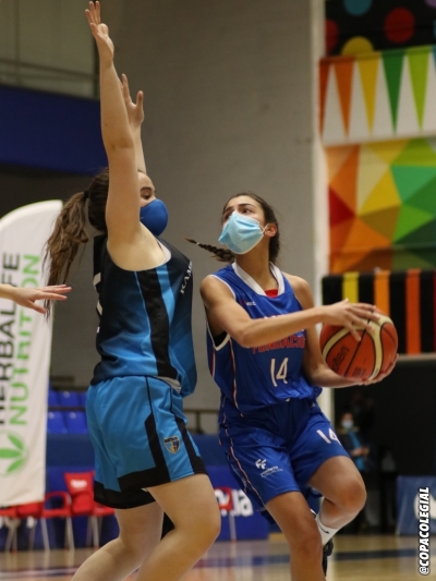 Teresa anotó más de la mitad de los puntos