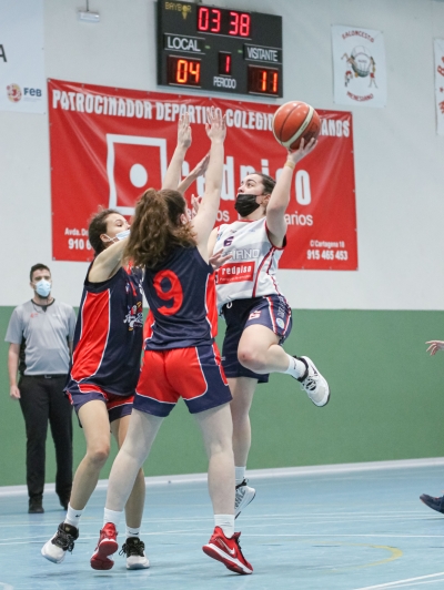 Carmen Beltrán entrando a canasta