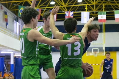 Gonzalo Sanz en busca del aro