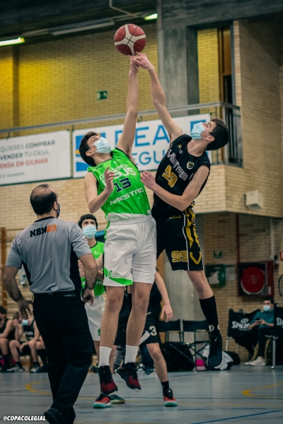 Salto inicial del Veritas vs. Jesús Maestro 