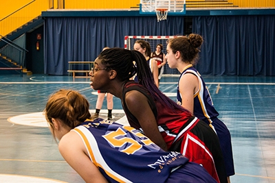 La lucha en el rebote fue intensa