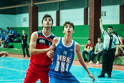 El rebote, clave en la victoria local