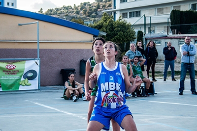 Los rebotes permitieron correr a ambos equipos