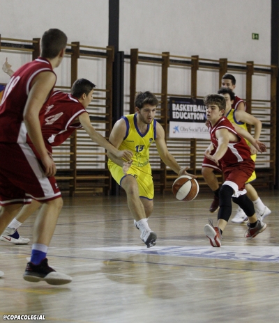 Gonzalo Gómez se deshace de numerosos defensores