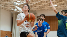 Marianistas se lleva un duelo de alto voltaje