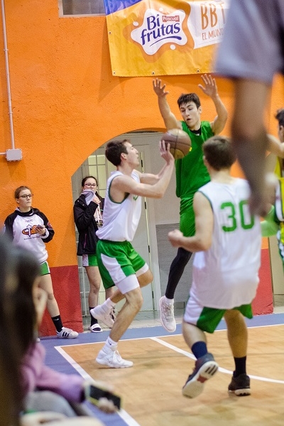 Matic y Gabriel enfrentados en la cancha