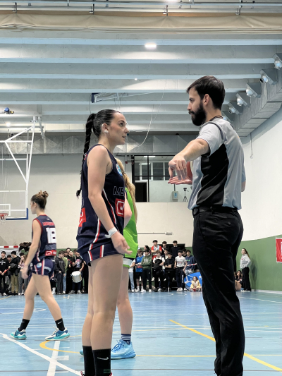 Menesiano, muy metido