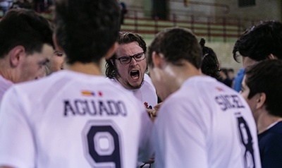 Los Gallos celebraron el triunfo con su afición