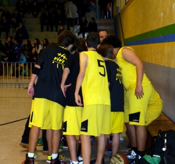 Los Leopardos ern el huddle