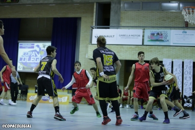 Disputa y pelea en un encuentro frenético