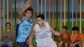 El Pilar se lleva el partido en un choque de campeones