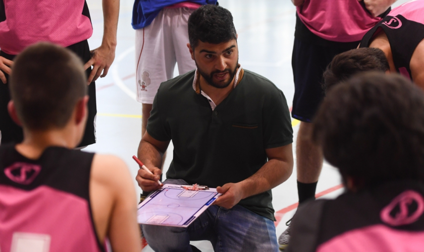 Retorno a lo grande: Javier Espinosa vuelve a los banquillos 4 años después