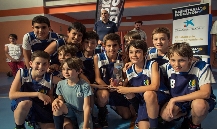 Santa Ana y Compañía de María  se alzan triunfadores de la V edición de la Pequecopa